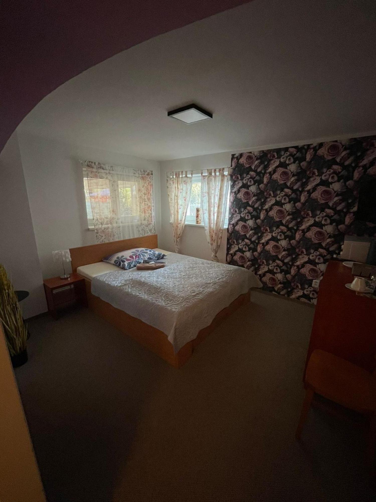 Penzion Slunce Česká Lípa Buitenkant foto